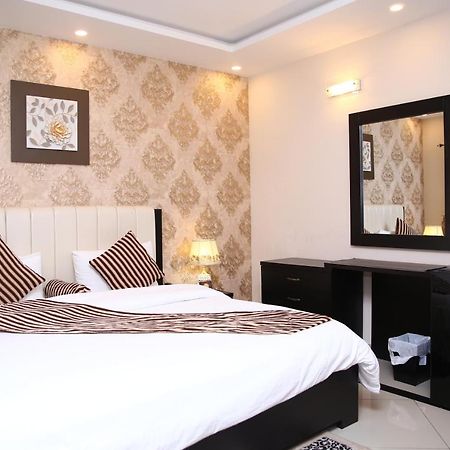 Hotel Safari Club 3 Bahria Town Rávalpindí Exteriér fotografie