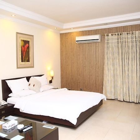 Hotel Safari Club 3 Bahria Town Rávalpindí Exteriér fotografie
