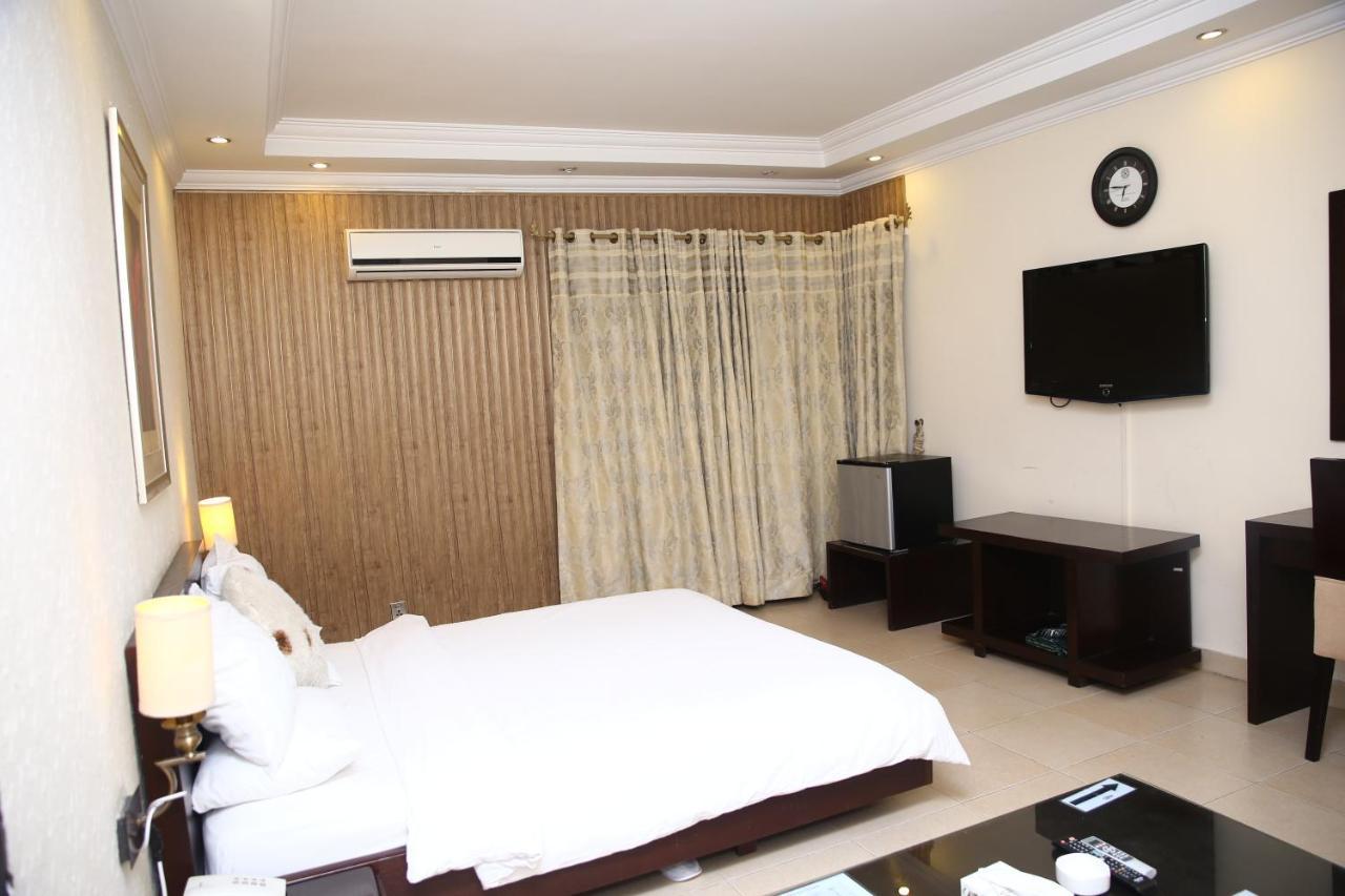 Hotel Safari Club 3 Bahria Town Rávalpindí Exteriér fotografie