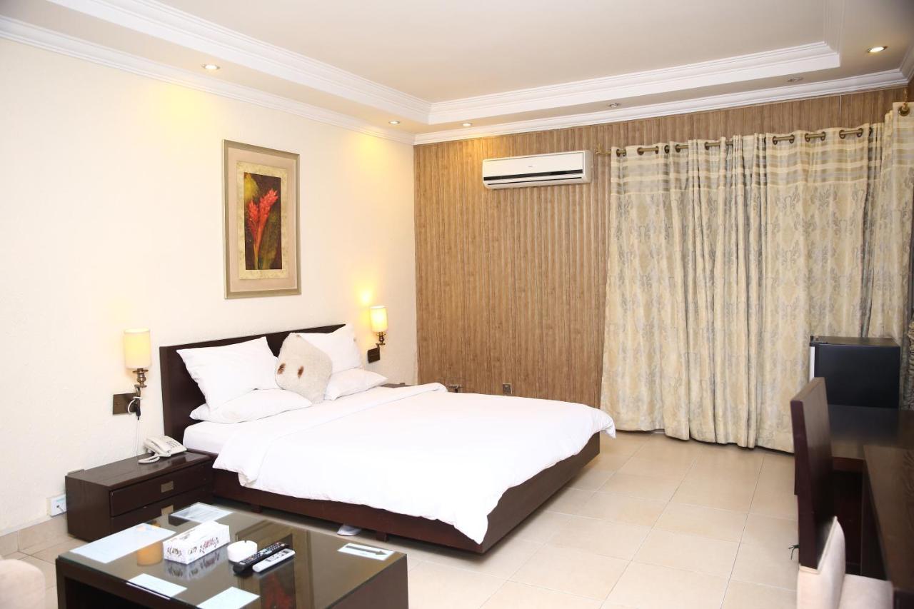 Hotel Safari Club 3 Bahria Town Rávalpindí Exteriér fotografie