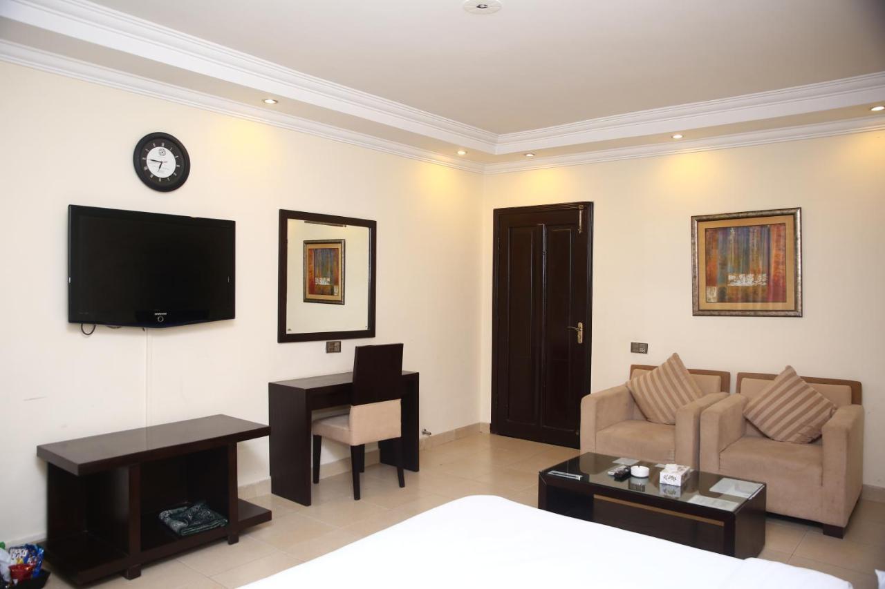 Hotel Safari Club 3 Bahria Town Rávalpindí Exteriér fotografie